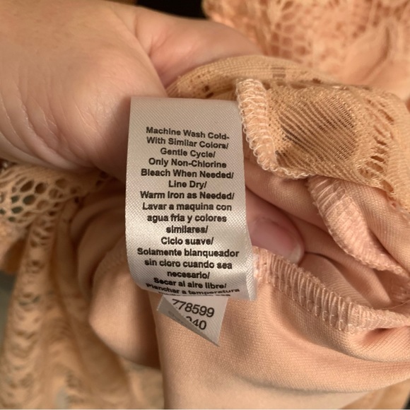 VENUS lace peach cream dress - Picture 8 of 17